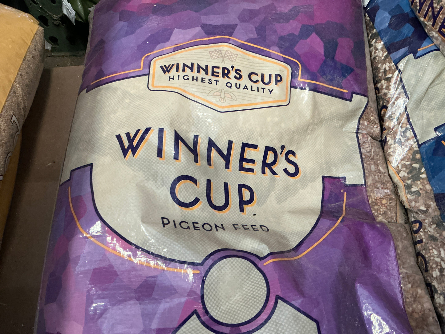 Pigeon Winners Cup 12% with Popcorn