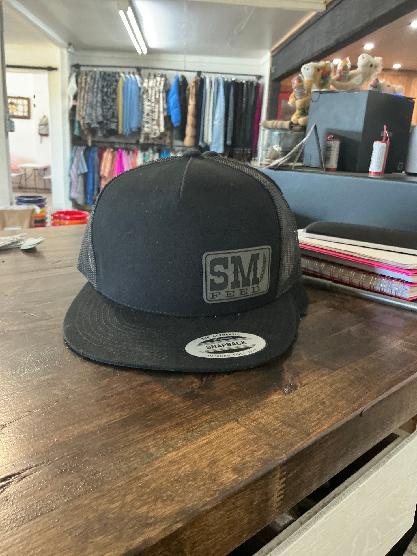 SM Feed Hat