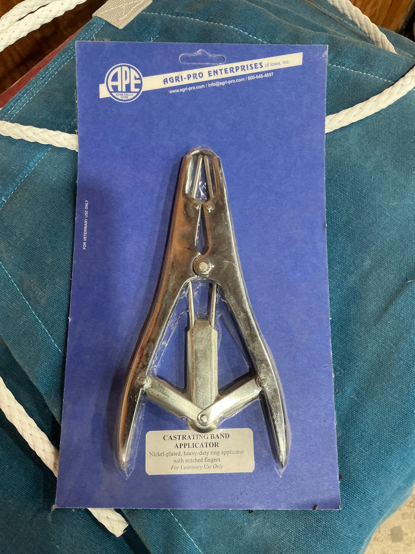 Castrating Band Applicator
