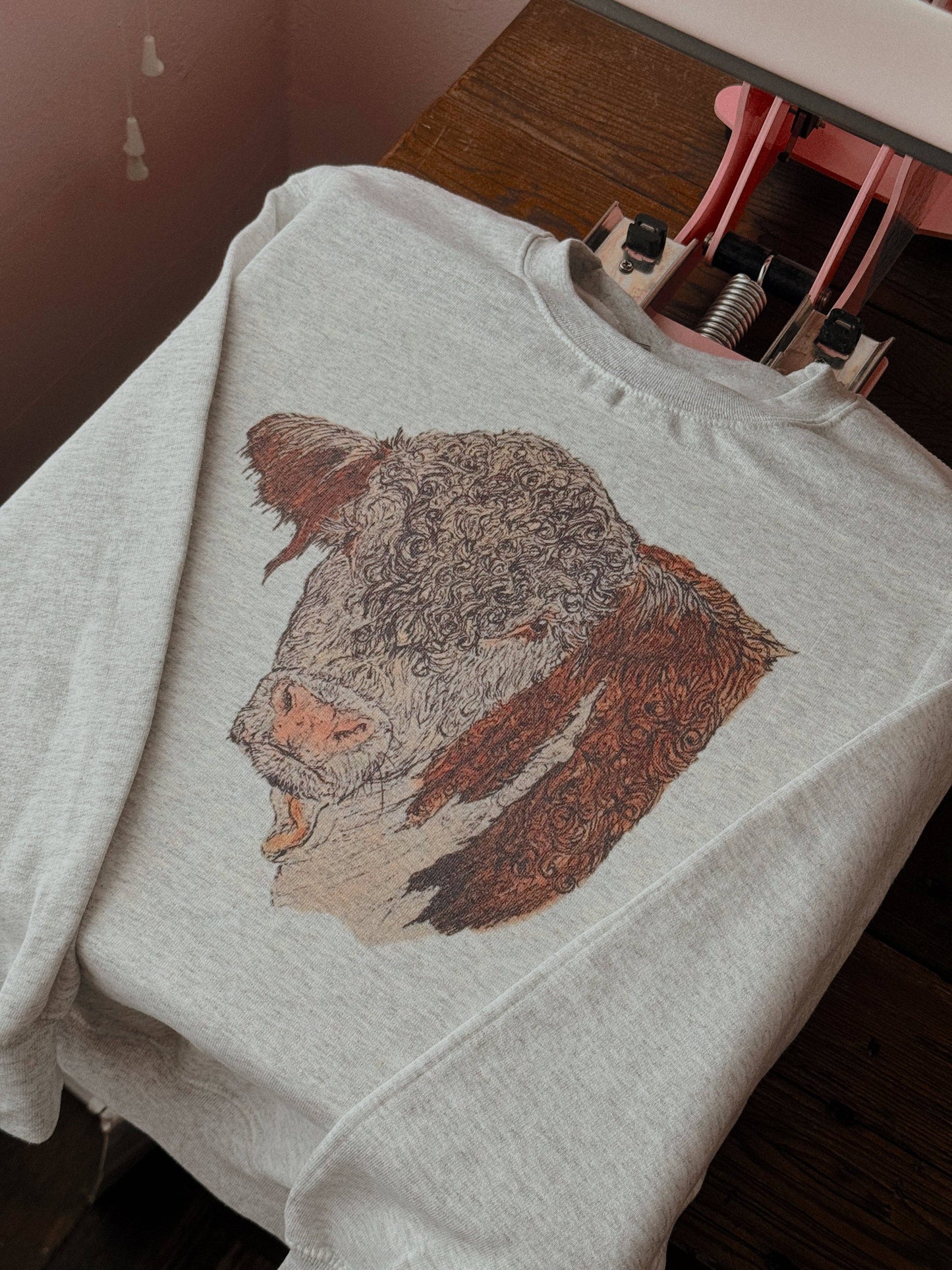 HEREFORD COW: Medium / Crewneck
