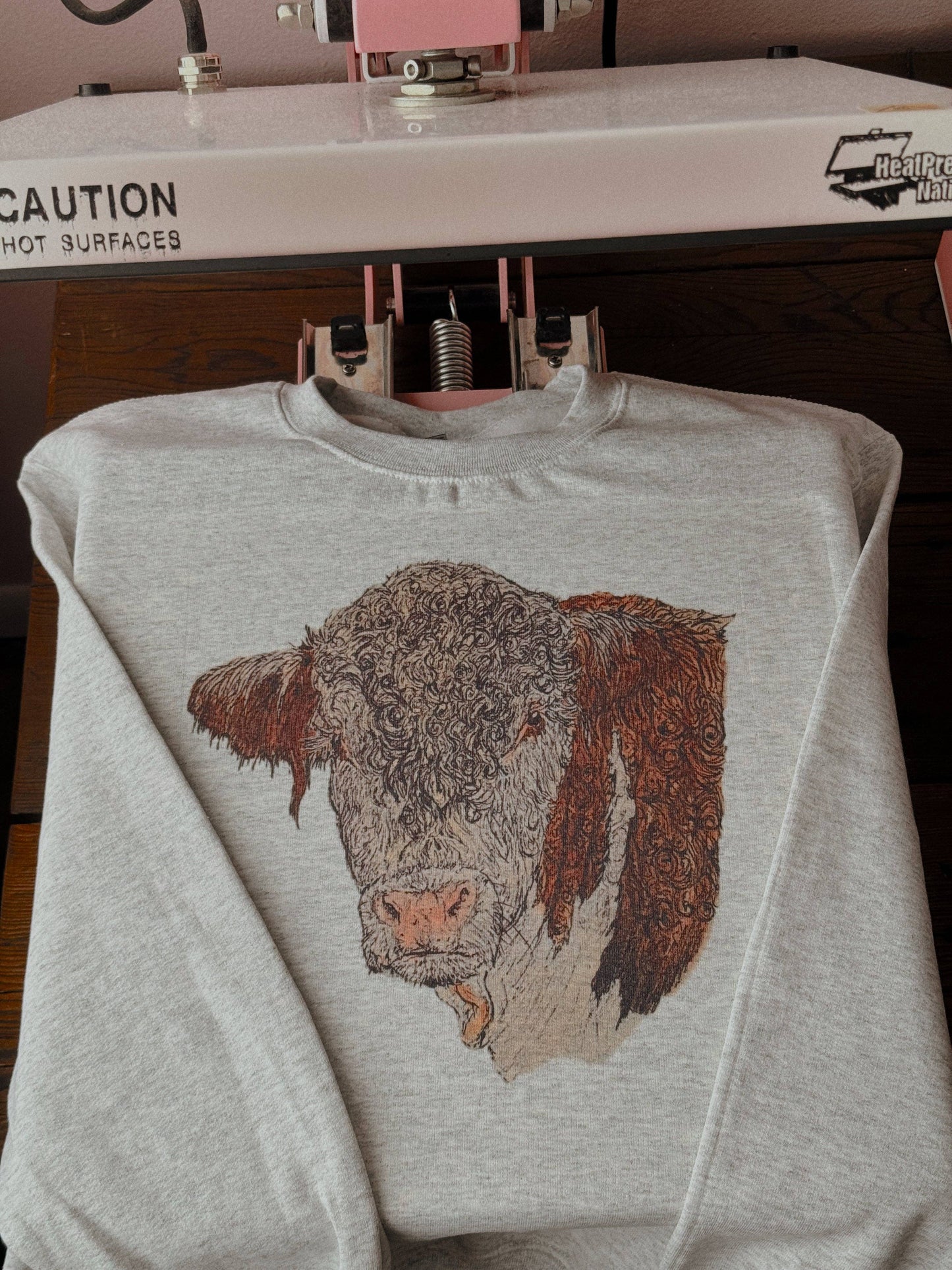 HEREFORD COW: Medium / Crewneck